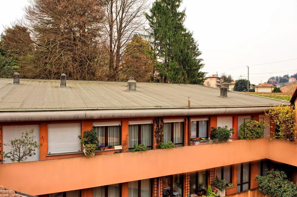 Victoria Hotels Carso Camnago Volta Екстериор снимка