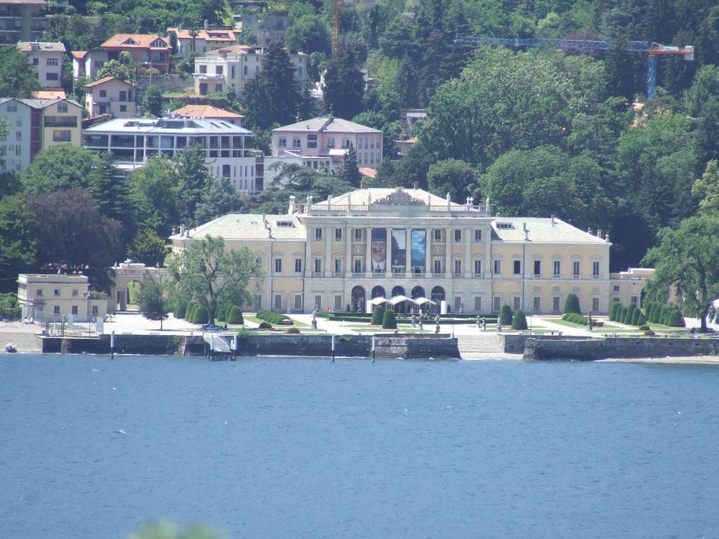 Victoria Hotels Carso Camnago Volta Екстериор снимка