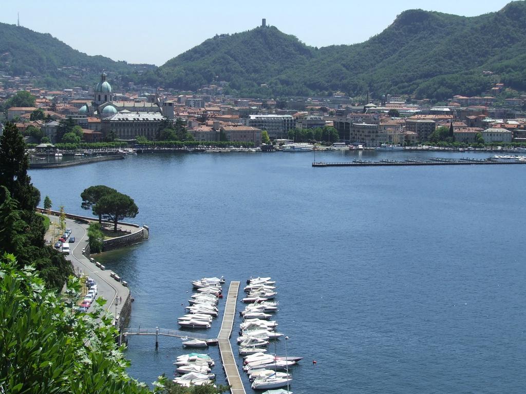 Victoria Hotels Carso Camnago Volta Екстериор снимка